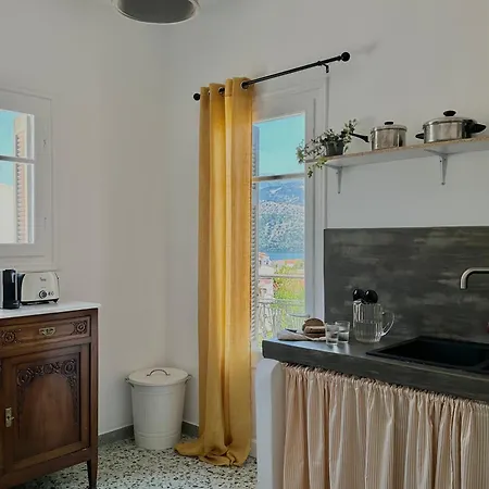 Apartman The Lassis 15 House